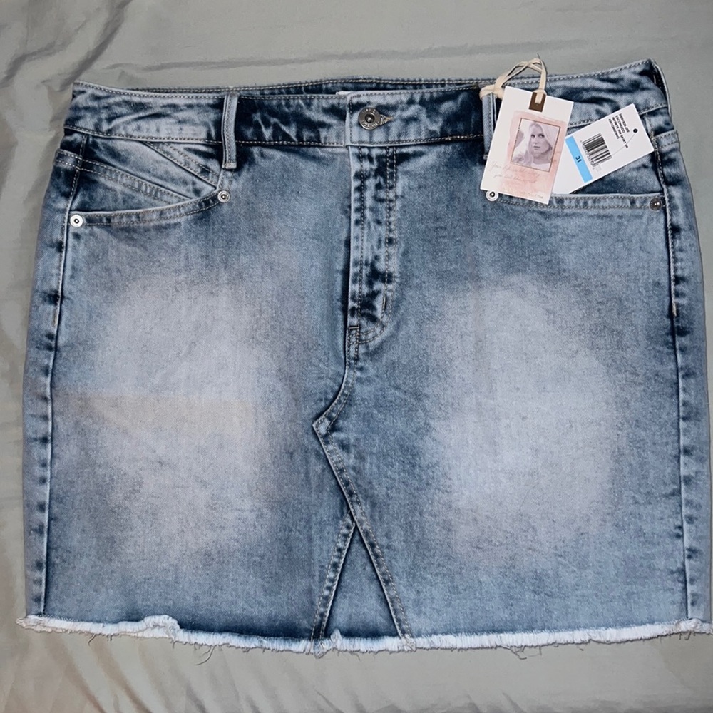 Jessica Simpson infinite mini skirt